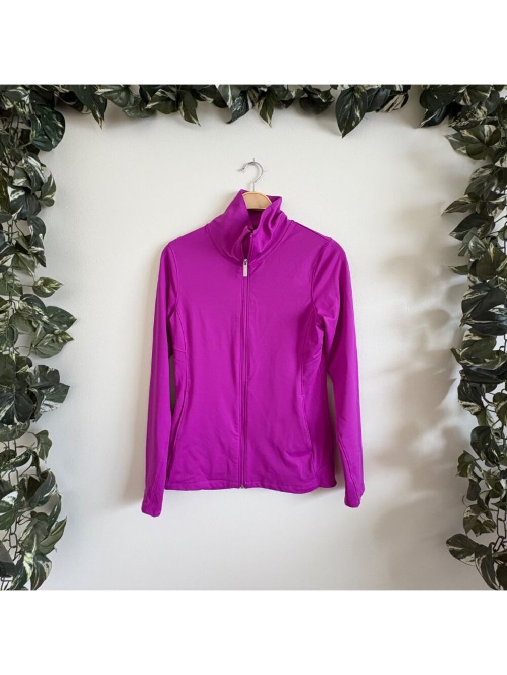 Under Armour Athletic Full Zip Long Sleeve Jacket Purple Women’s Size M